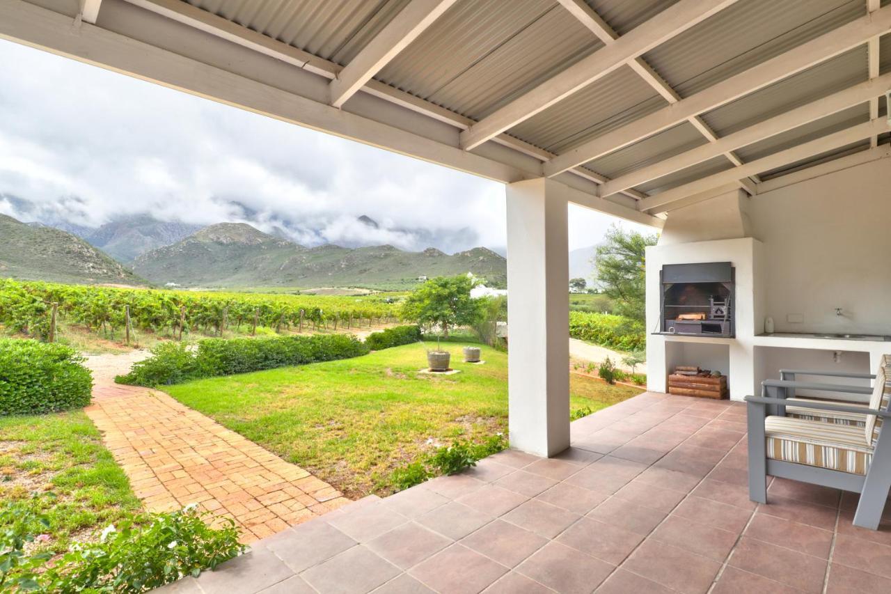 Orange Grove Villa Robertson Exterior photo