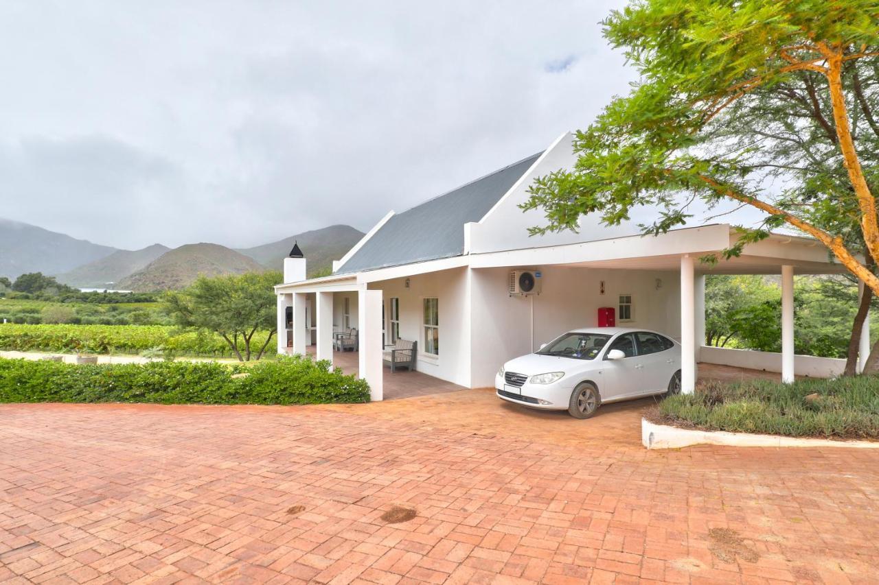 Orange Grove Villa Robertson Exterior photo